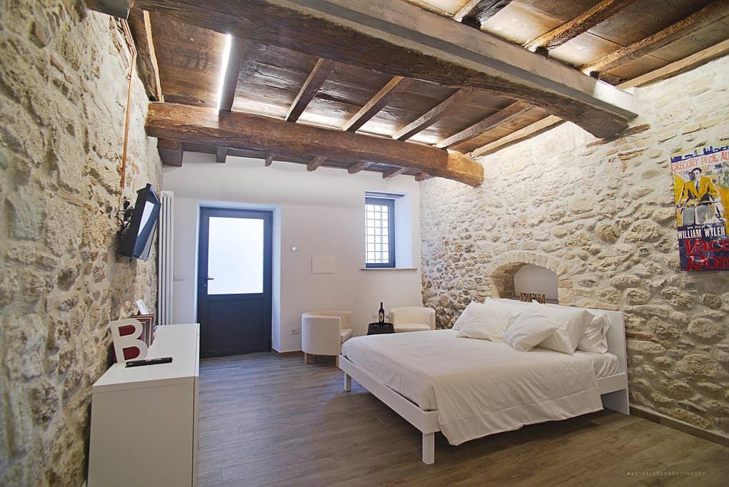 Pet Friendly Folignano Airbnb Rentals