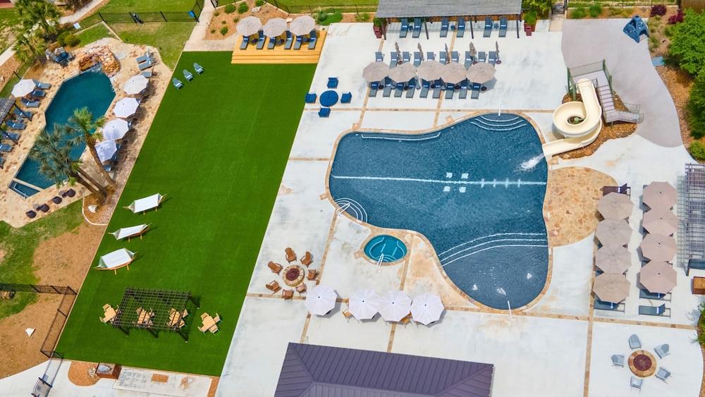 Pet Friendly Tapatio Springs Hill Country Resort