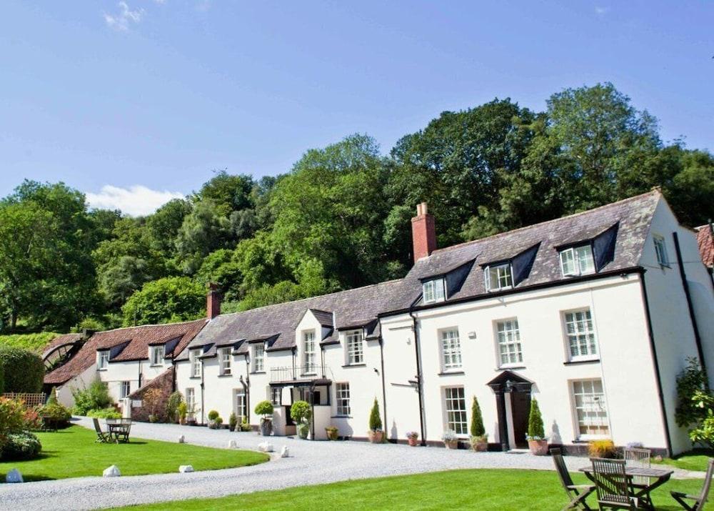 Pet Friendly Combe House Hotel