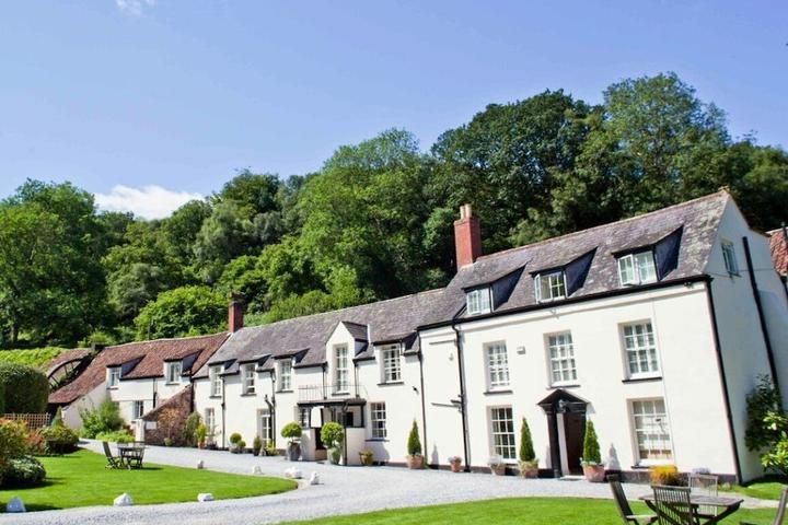 Pet Friendly Combe House Hotel