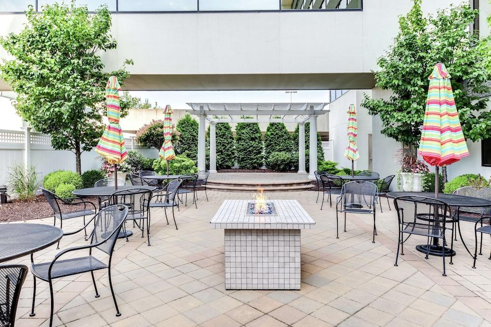 DoubleTree by Hilton Hotel Binghamton Pet Policy