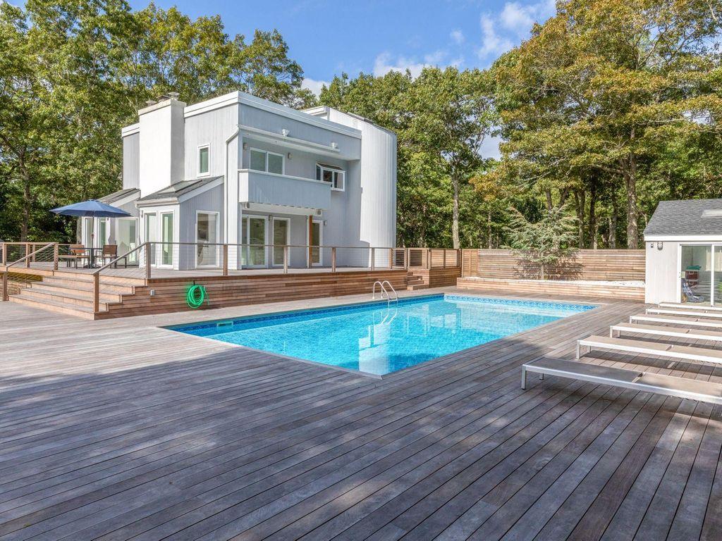 East Hampton Modern Estate Pet Policy