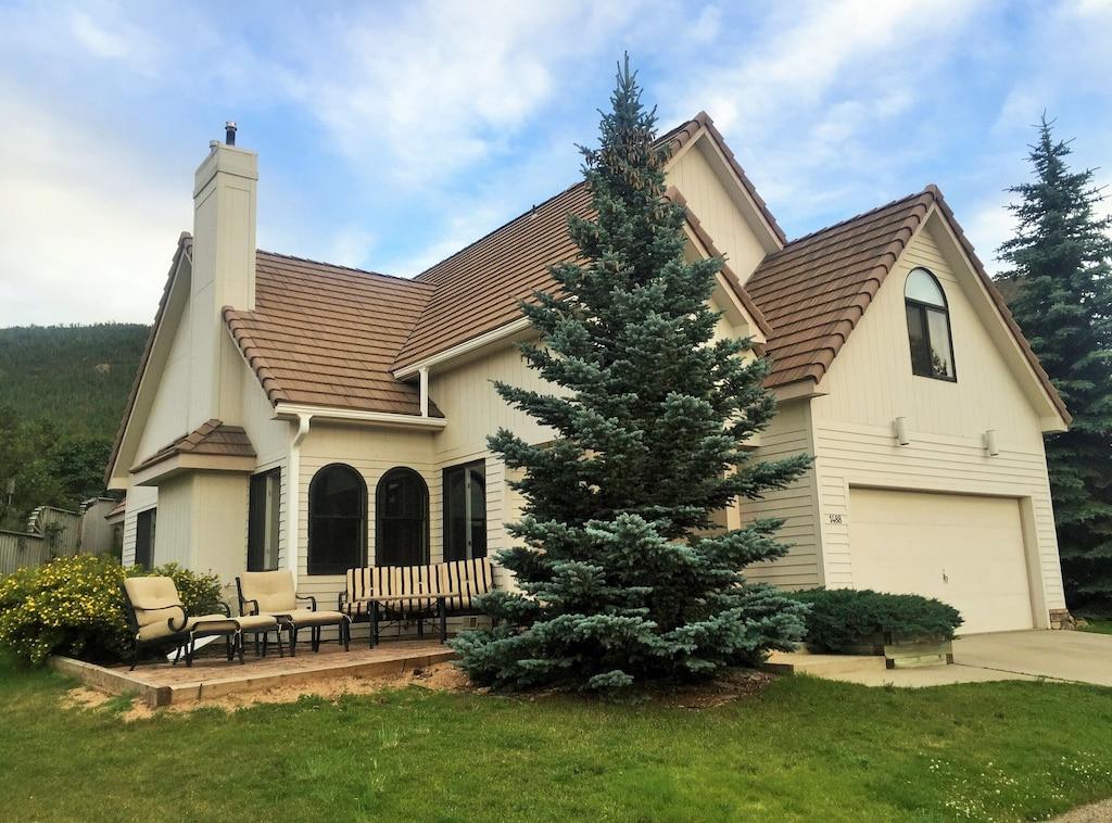 4BR Home on Estes Park 18 Hole Golf Course Pet Policy