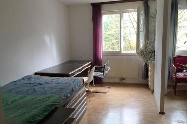 Pet Friendly Room in Maisonette With Garden Parking Place