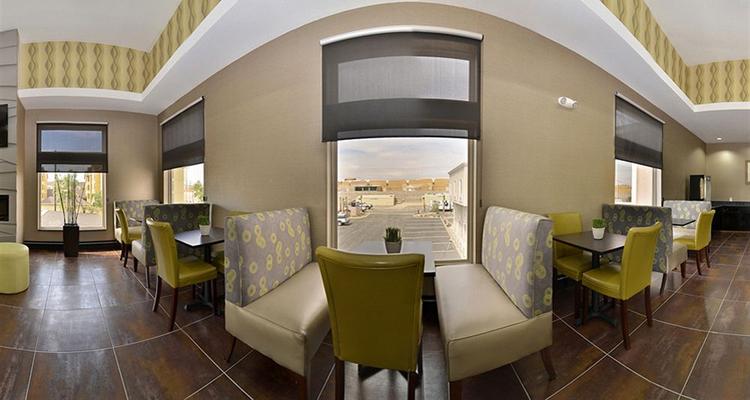 Comfort Inn Suites I 10 Airport Pet Policy