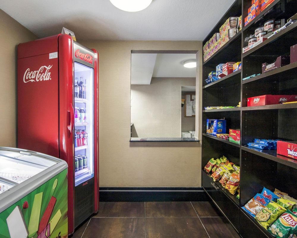 Comfort Inn Suites I 10 Airport Pet Policy