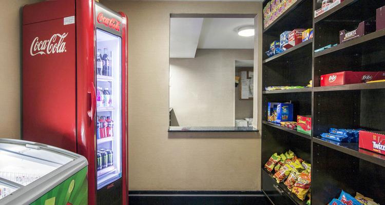 Comfort Inn Suites I 10 Airport Pet Policy