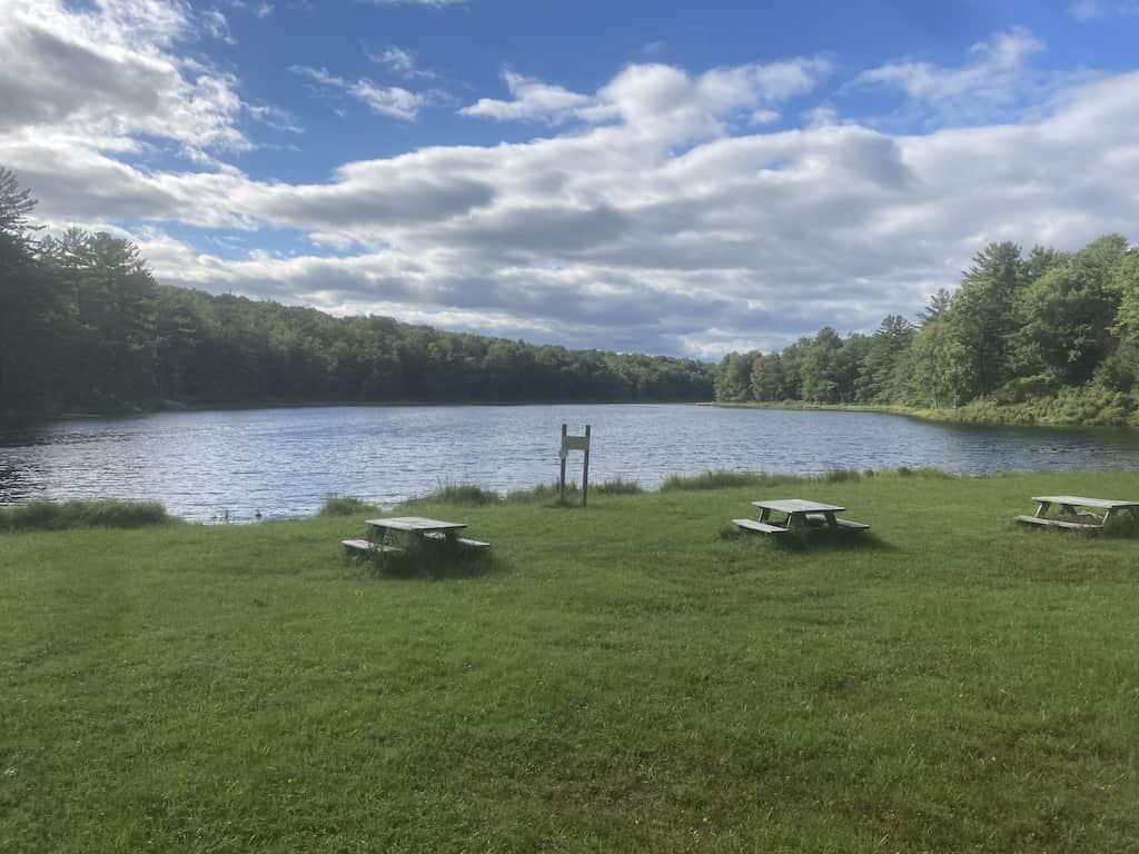 2Bedroom Melody Lake Retreat in Private Community Pet Policy