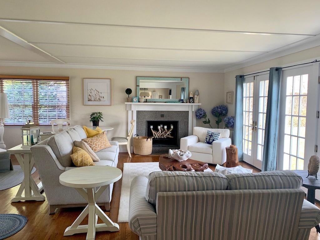 East Hampton Village Home Pet Policy