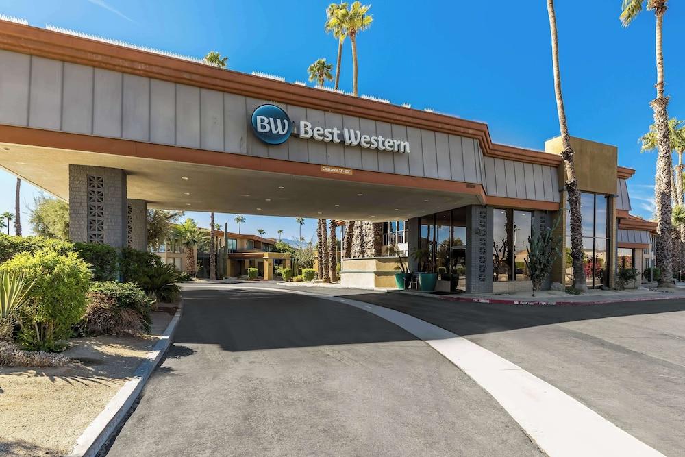 Pet Friendly Best Western Date Tree Hotel