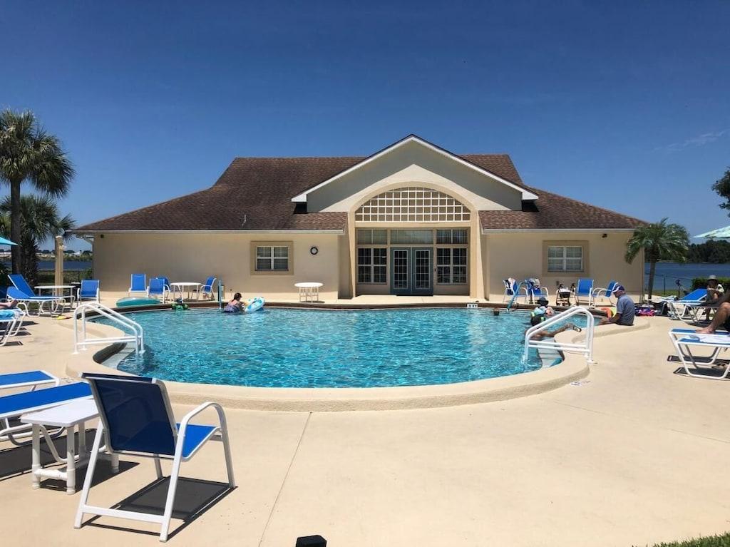 3Bedroom Near Legoland Pet Policy