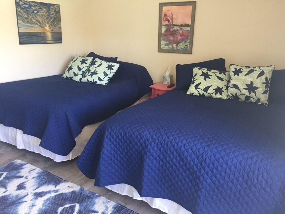 Charming 2BR Condo on Bradenton Beach Pet Policy