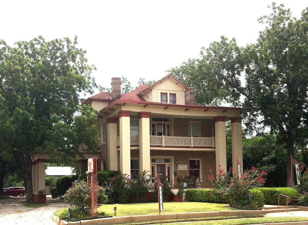 Pet Friendly Hotels In Gonzales Tx Bringfido