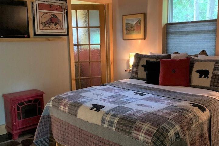 Pet Friendly Boutique Inn with Private Entrance