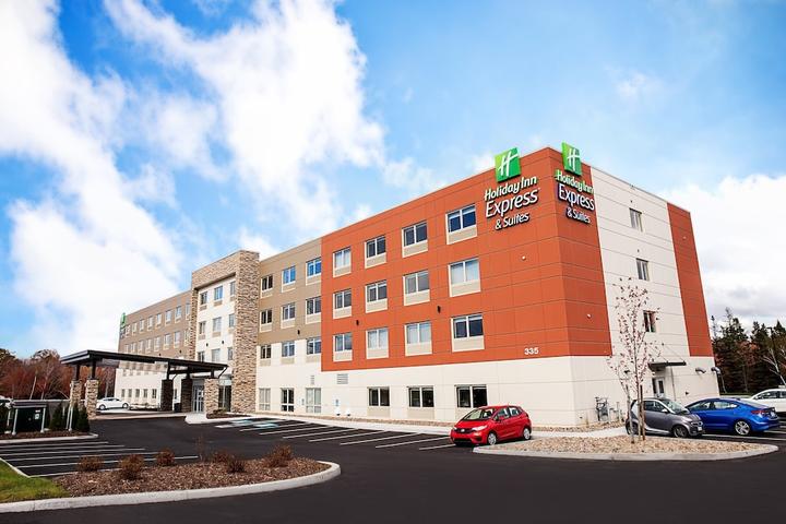Pet Friendly Holiday Inn Express and Suites Halifax - Dartmouth an IHG Hotel