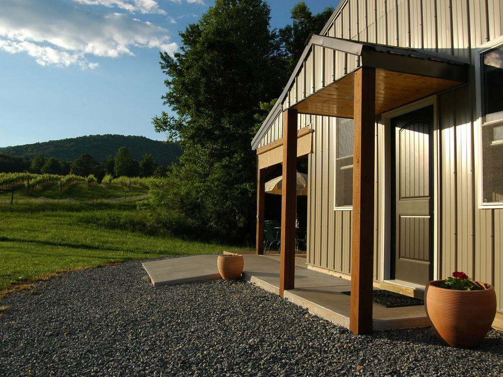 Pet Friendly Rentals For Christmas Week Bedford County Va 2022 Pet Friendly Vacation Rentals In Bedford, Va - Bringfido