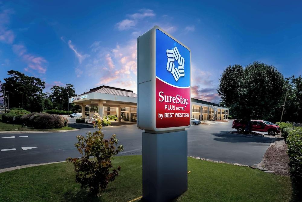 Pet Friendly SureStay Plus Hotel by Best Western Southern Pines Pinehurst