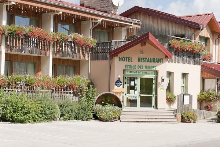 Pet Friendly Hotel Etoile Des Neiges