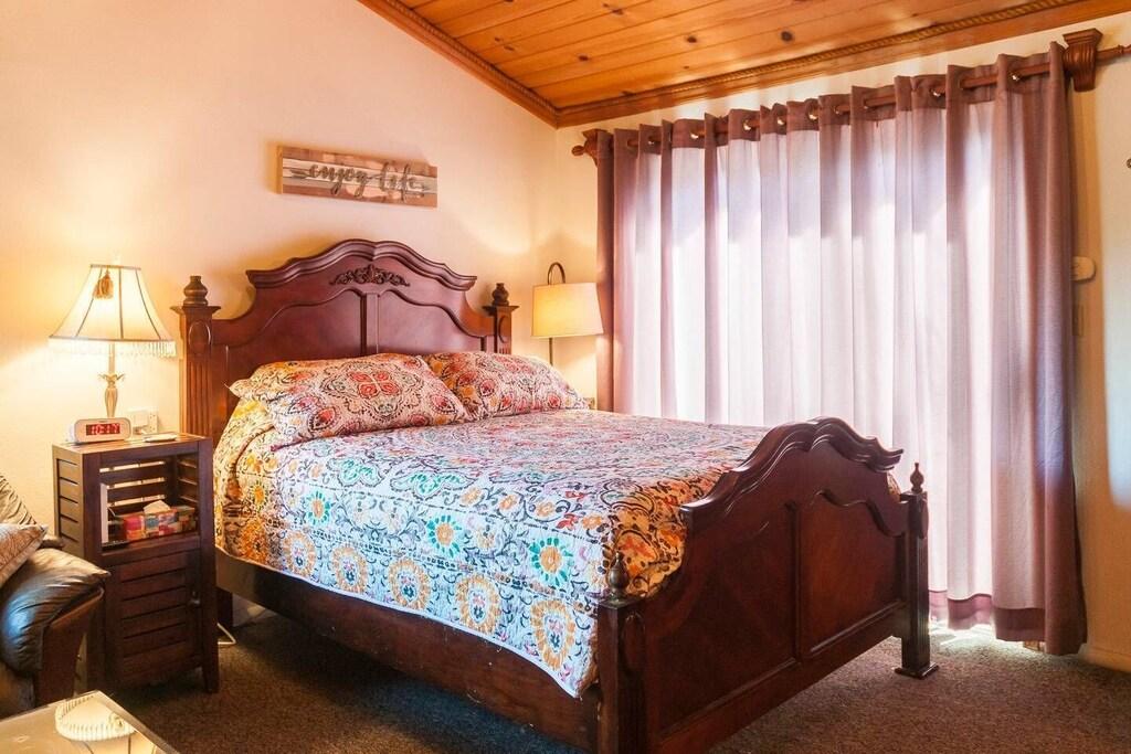 Club Tulare Pet Policy