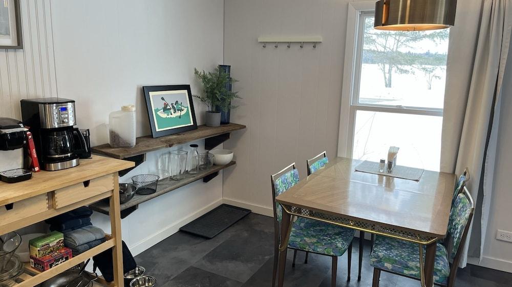 Lake Cottage Pet Policy