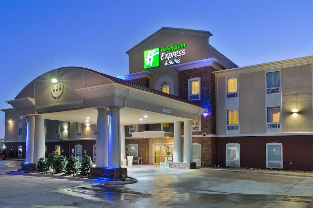 Pet Friendly Holiday Inn Express Hotel & Suites Alvarado an IHG Hotel