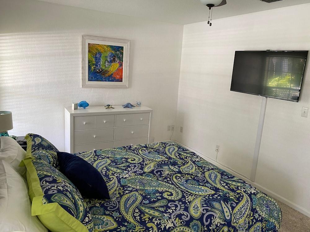 Pet Friendly Surf's Up Cocoa Beach House