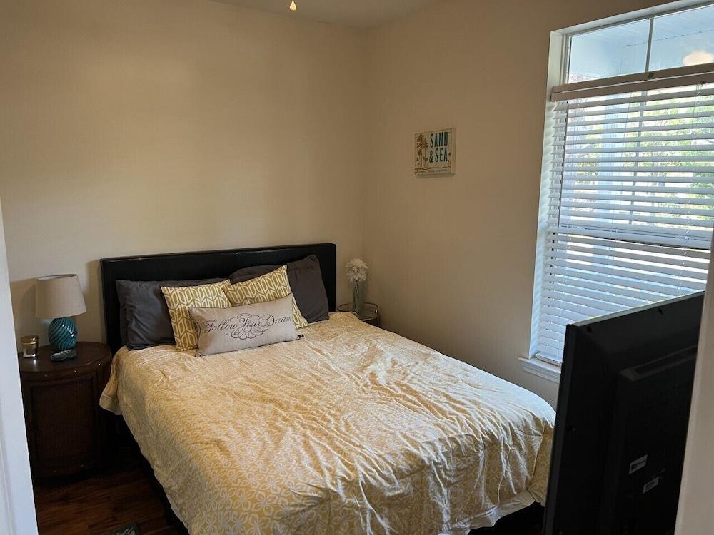 Cute Townhome Close to OldTown Bluffton & Beaches Pet Policy