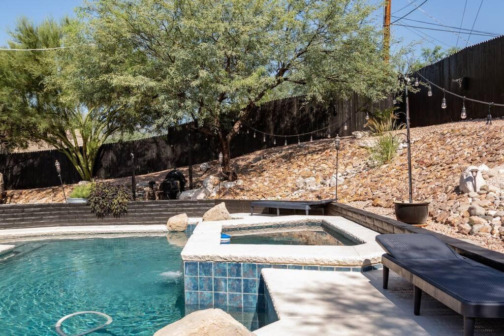 Tucson Oasis with Views & Heated Pool Pet Policy