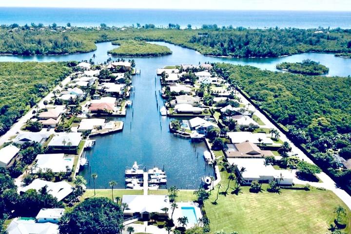 Pet Friendly Furnished 3/3 with Boat Lift & Ocean Access