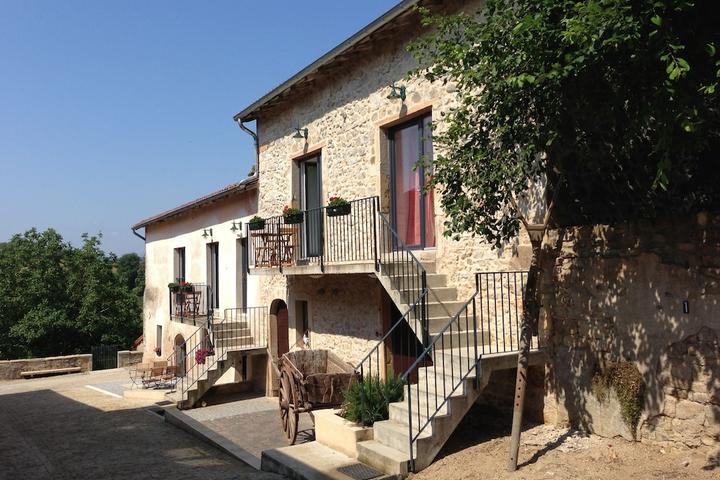 Pet Friendly Charming Apartment 2 Km from the Center of Cluny