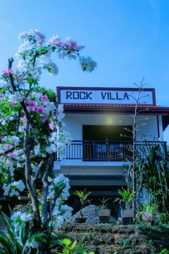 Pet Friendly Rock Villa Relax City Home
