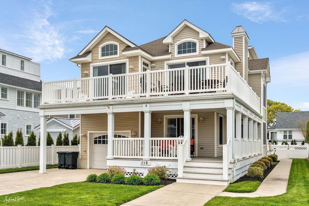 Luxury 6BR Avalon Home with Pool & Jacuzzi Pet Policy