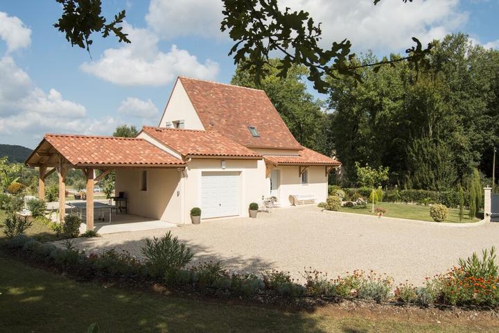 Pet Friendly Ideal Villa for 6 Holidaymakers in Black Périgord