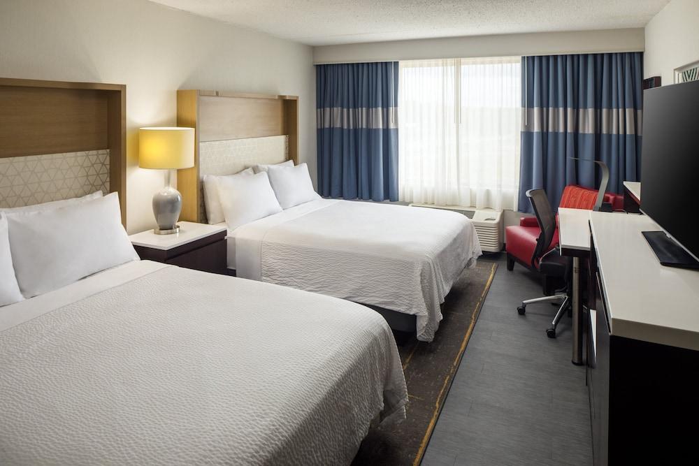 Pet Friendly Holiday Inn Weirton - Steubenville Area an IHG Hotel