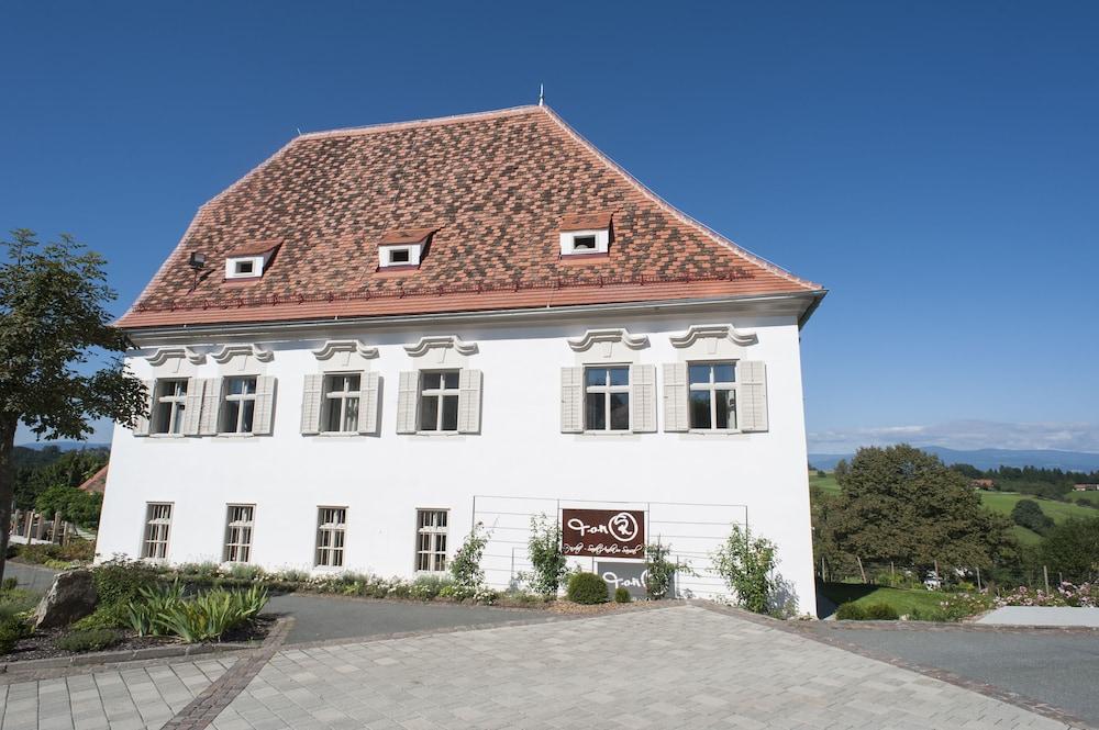 Pet Friendly Am Pfarrhof - Gourmethotel