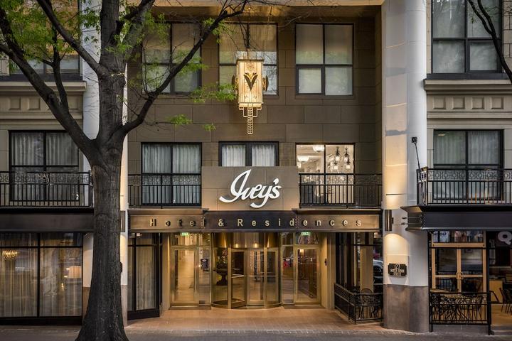 Pet Friendly The Ivey's Hotel