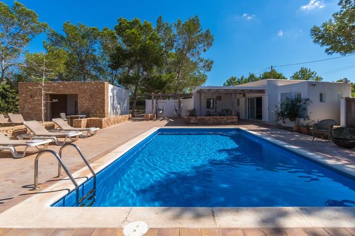 Pet Friendly Porto Saler with Heated Swimming Pool