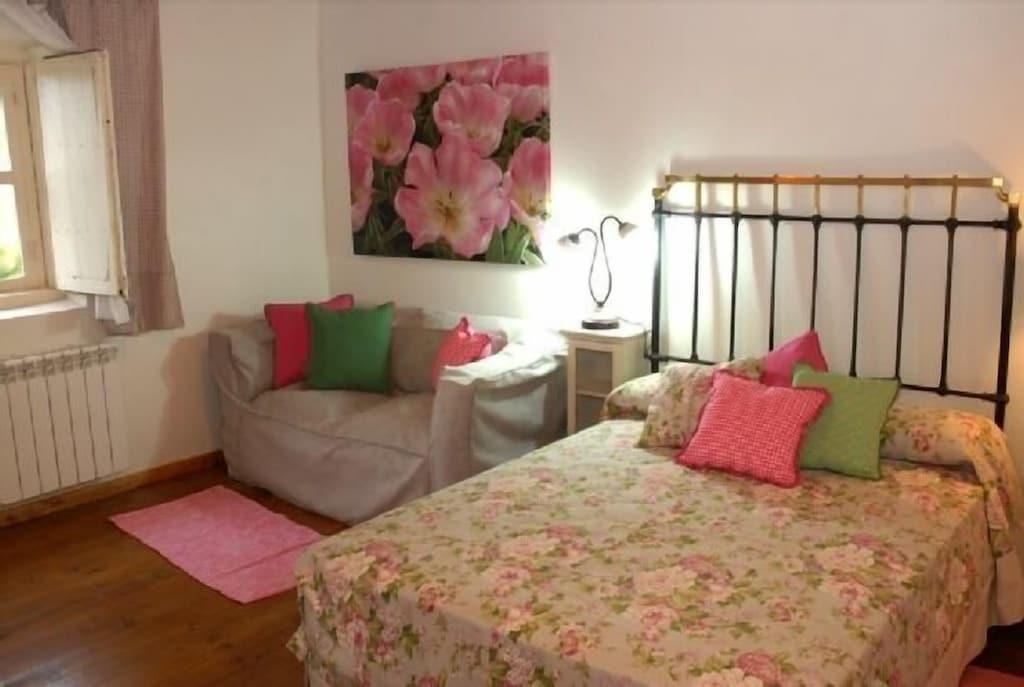 Pet Friendly Self Catering Lindos Huespedes for 8 People