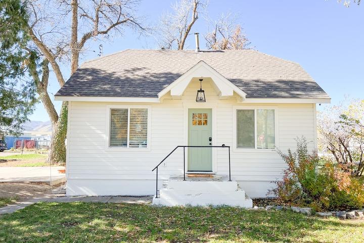 Pet Friendly Charming Little Paradise Home in Cache Valley