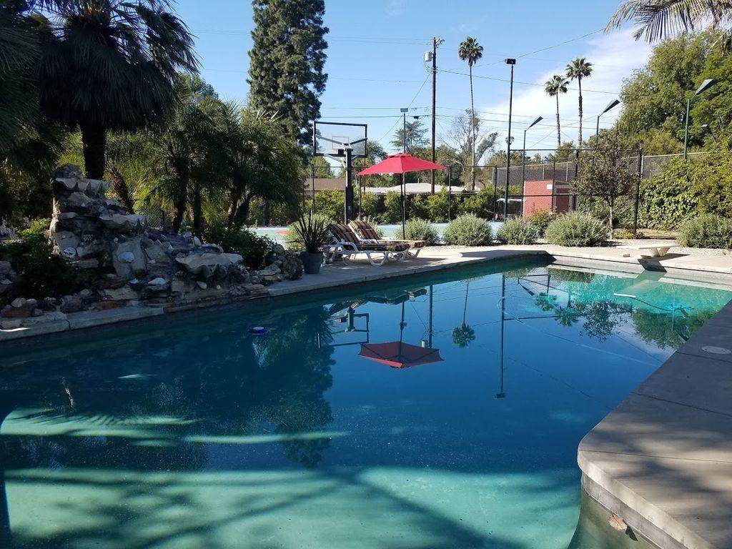 Pet Friendly VRBO Newhall