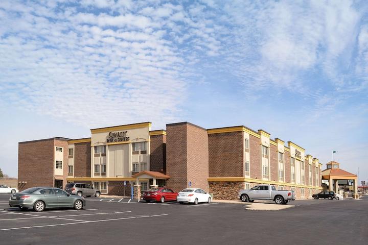 Pet Friendly Quality Inn & Suites Ames Conference Center Near ISU Campus