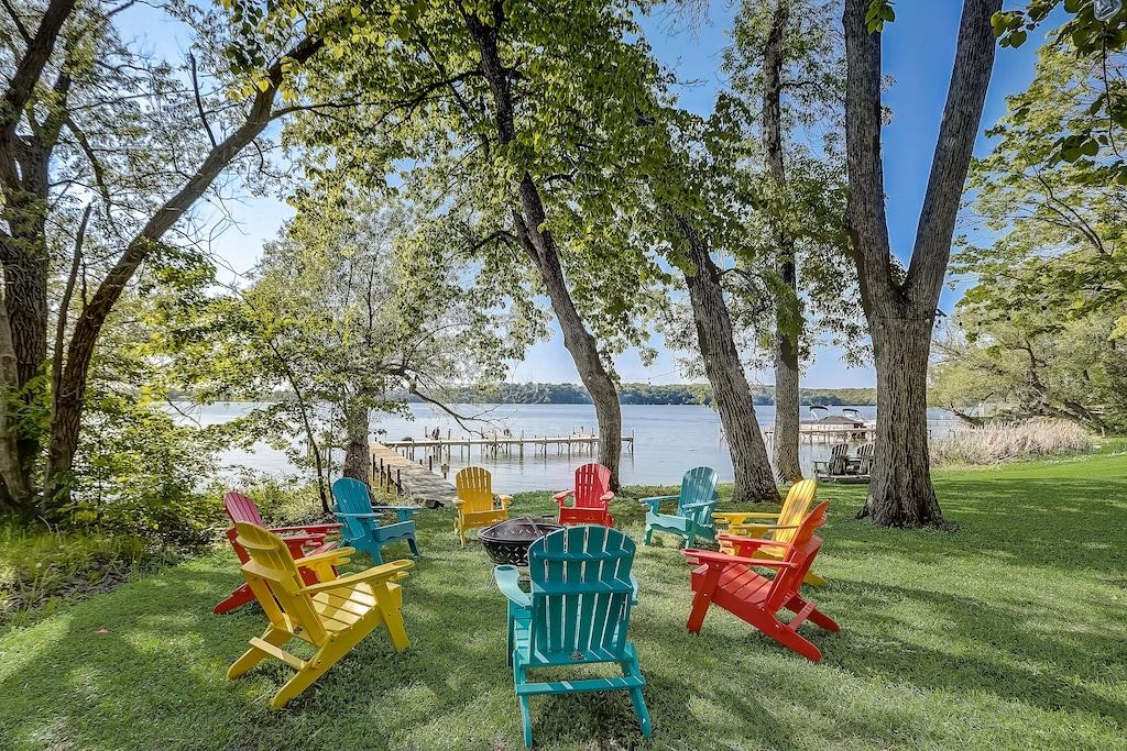 Pet Friendly Large Waterfront Rental with Game Room