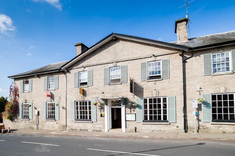 Pet Friendly The Swan at Hay Hotel