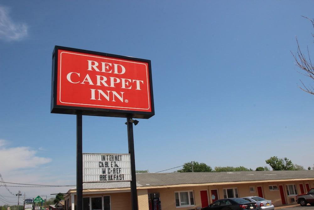 Pet Friendly Red Carpet Inn Niagara Falls