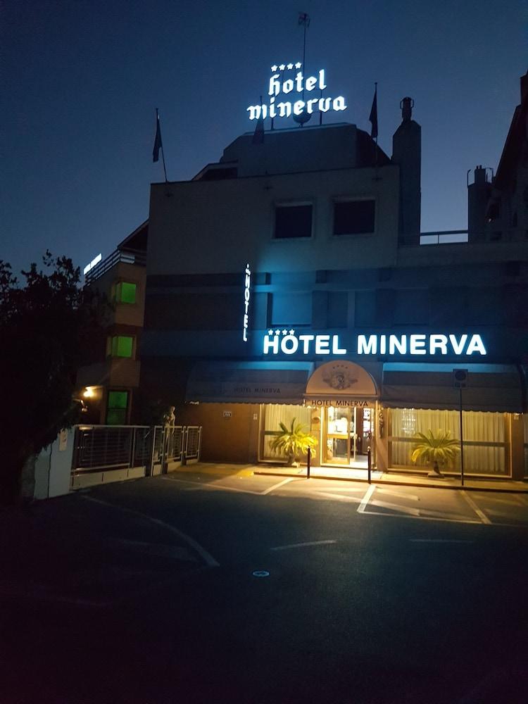 Pet Friendly Hotel Minerva