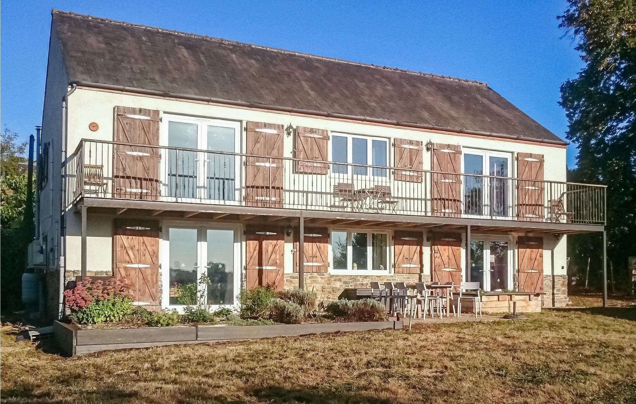 Pet Friendly Awesome 4BR Home in St Pierre sur Orthe