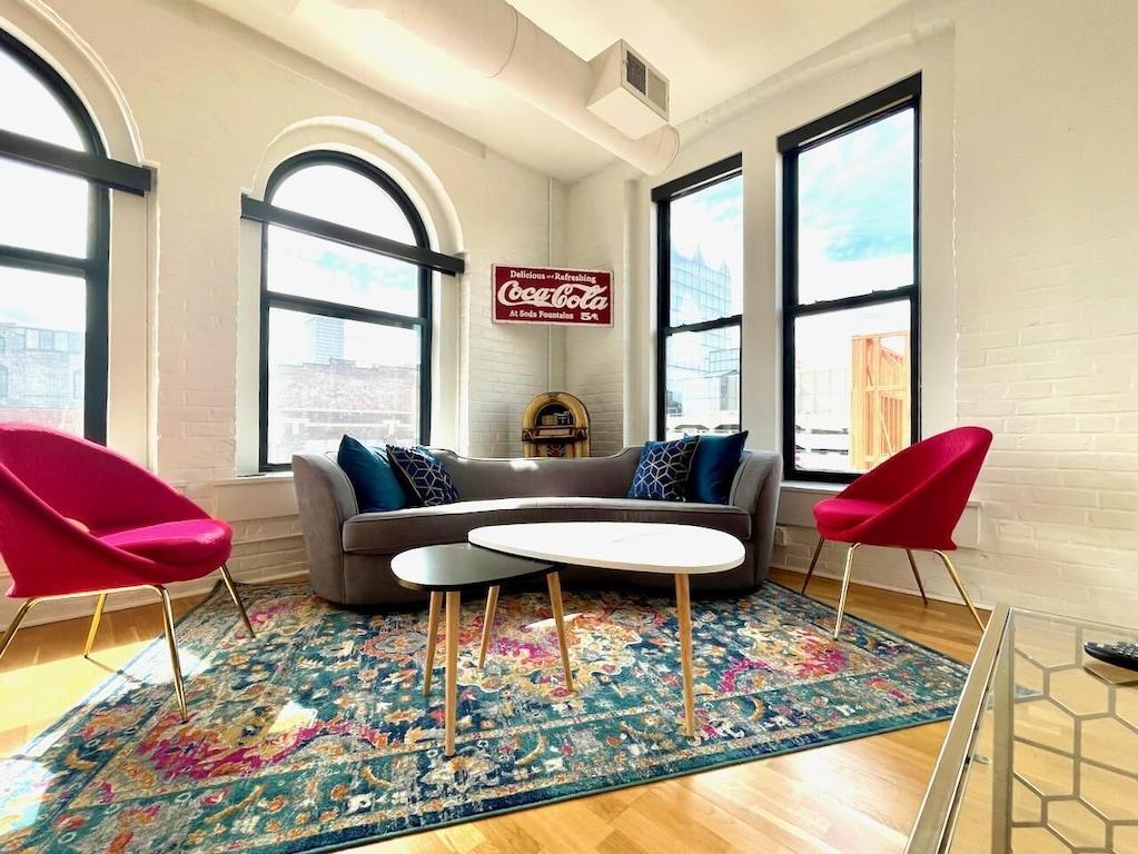 Pet Friendly Luxurious Historic Loft in Heart of the Old Market