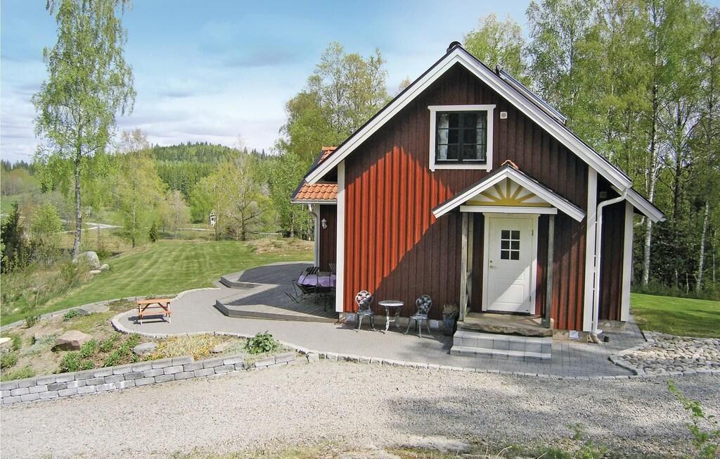 Pet Friendly Beautiful Home in Rörvik with 2 Bedrooms