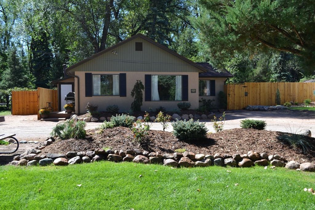 Cottage at Cheyenne Bungalows Pet Policy