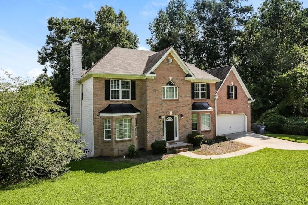 The Snellville Escape Pet Policy